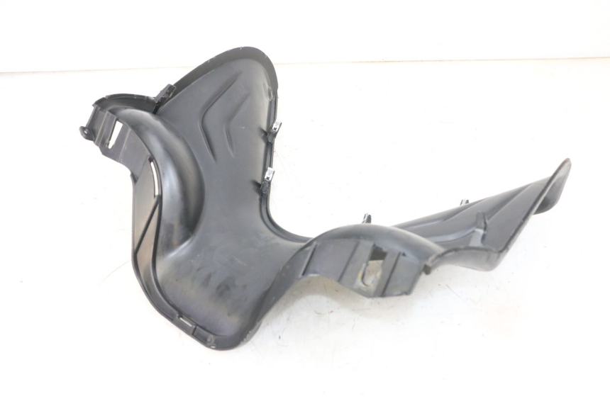 photo de LOWER INNER FAIRING PIAGGIO FLY 4T 50 (2013 - 2017) - Technical close-up