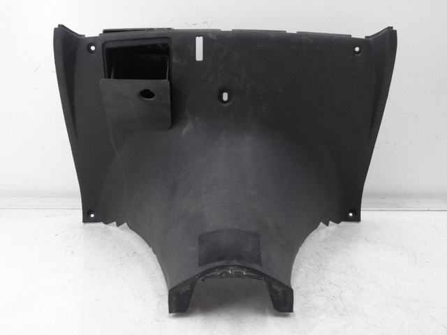 photo de INNER LEGSHIELD LOWER YAMAHA YP MAJESTY 125 (2002 - 2006)