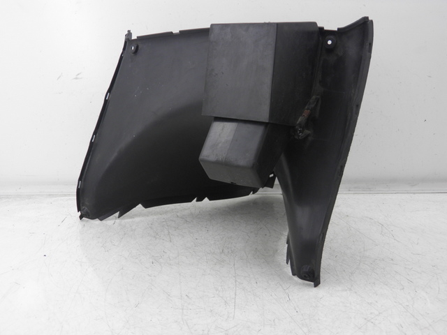 photo de INNER LEGSHIELD LOWER YAMAHA YP MAJESTY 125 (2002 - 2006)