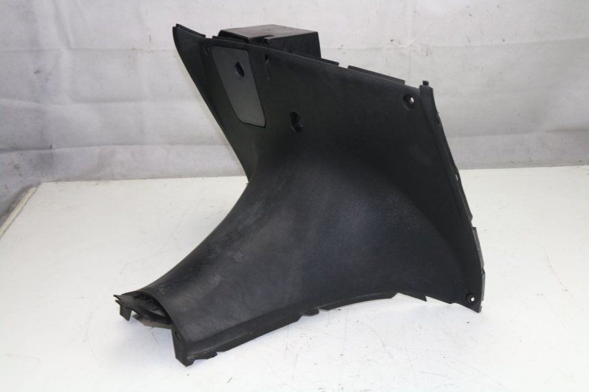 photo de INNER LEGSHIELD LOWER YAMAHA YP MAJESTY 125 (2007 - 2010)