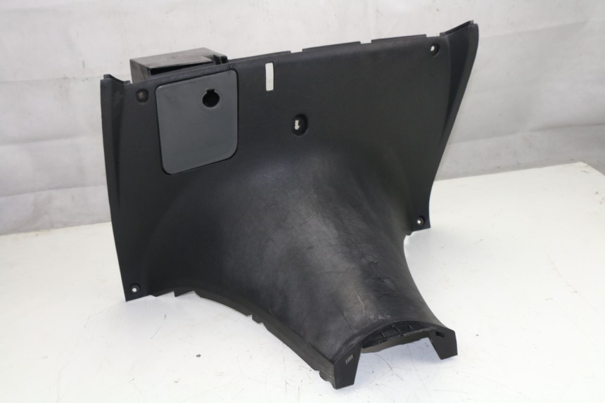 photo de INNER LEGSHIELD LOWER YAMAHA YP MAJESTY 125 (2007 - 2010)