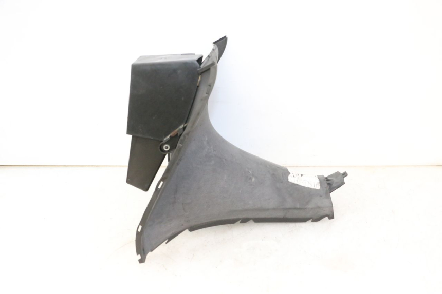 photo de INNER LEGSHIELD LOWER YAMAHA YP MAJESTY 125 (2007 - 2010)