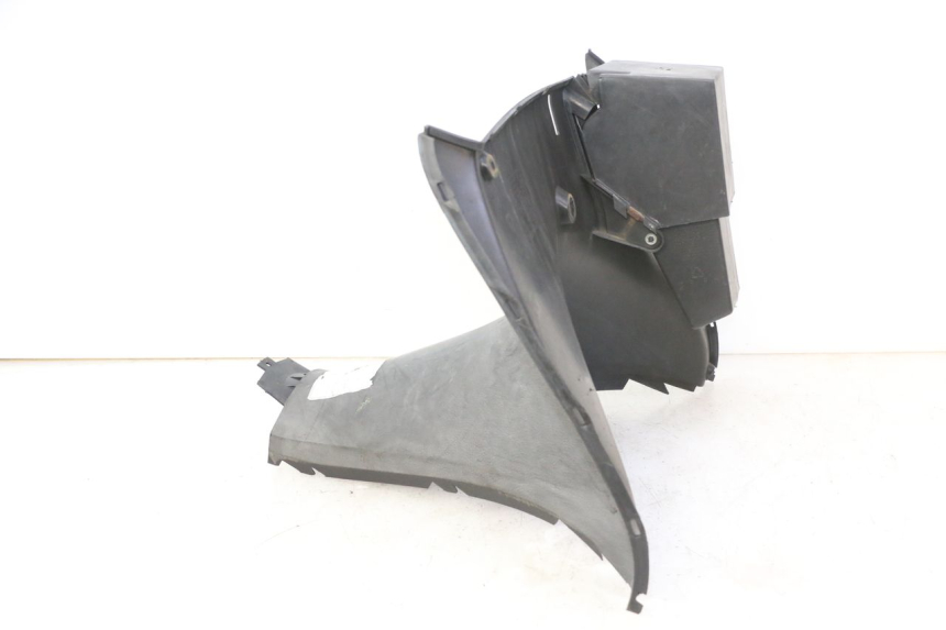 photo de INNER LEGSHIELD LOWER YAMAHA YP MAJESTY 125 (2007 - 2010)