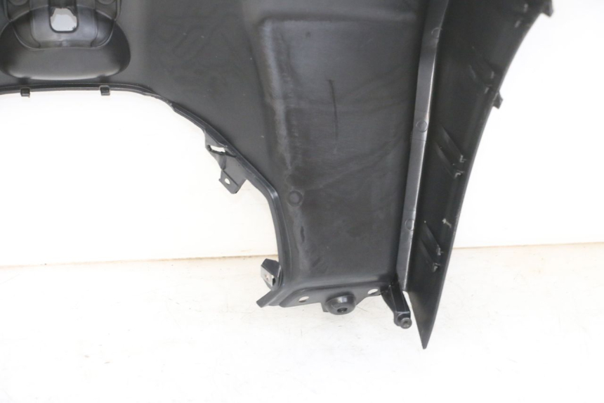 photo de INNER LEGSHIELD PIAGGIO MP3 RL 250 (2006 - 2010) - Distinctive features