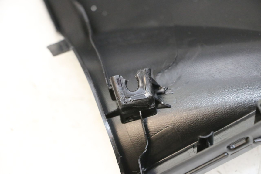 photo de INNER LEGSHIELD YAMAHA NEO'S CORE 1 (2022 - 2026) - High-resolution close-up