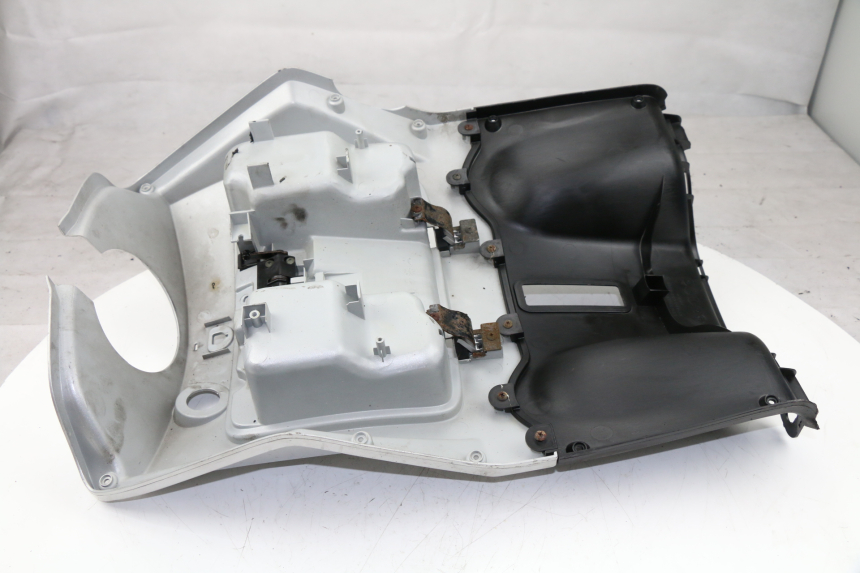 photo de INNER LEGSHIELD KYMCO PEOPLE S 125 (2000 - 2008)