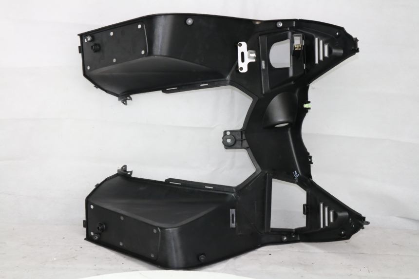 photo de INNER APRON PEUGEOT SATELIS COMPRESSOR K15 125 (2006 - 2009)