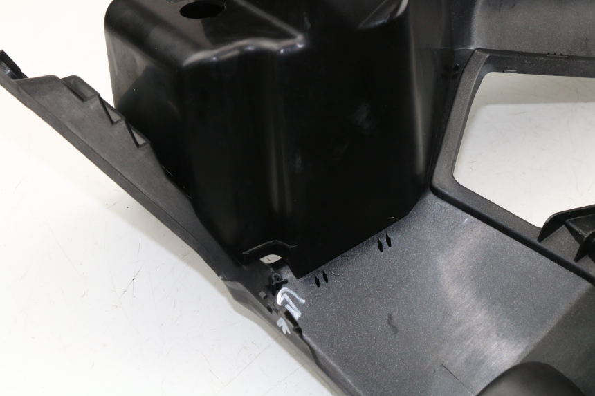 photo de INNER APRON PEUGEOT SATELIS COMPRESSOR K15 125 (2006 - 2009)