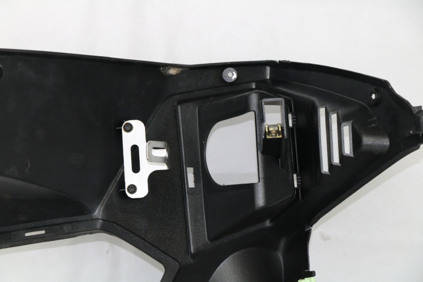 photo de INNER APRON PEUGEOT SATELIS COMPRESSOR K15 125 (2006 - 2009)