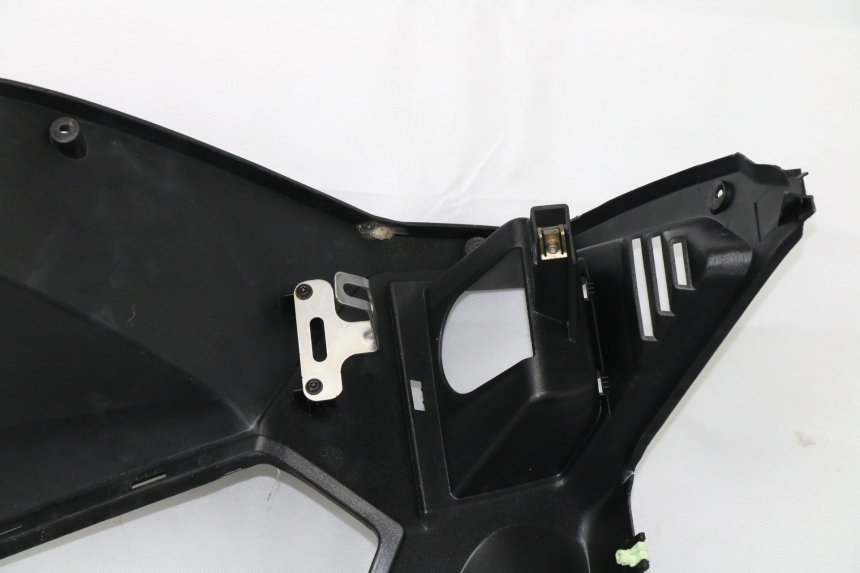 photo de INNER APRON PEUGEOT SATELIS COMPRESSOR K15 125 (2006 - 2009)