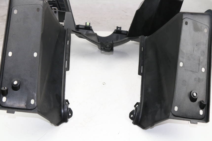 photo de INNER APRON PEUGEOT SATELIS COMPRESSOR K15 125 (2006 - 2009)