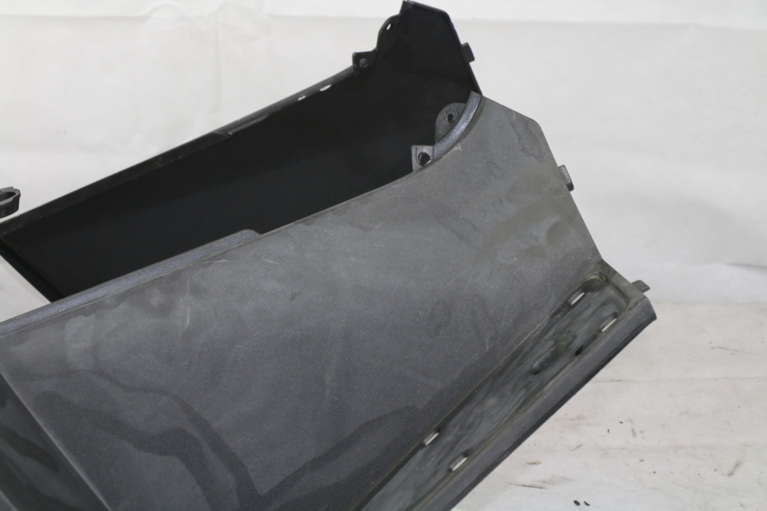 photo de INNER APRON PEUGEOT SATELIS COMPRESSOR K15 125 (2006 - 2009)