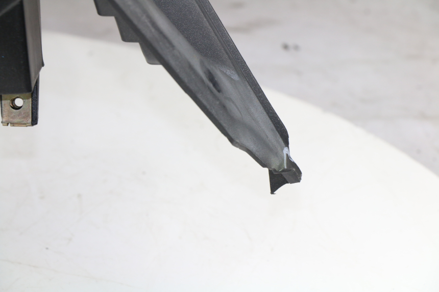 photo de INNER APRON PEUGEOT SATELIS COMPRESSOR K15 125 (2006 - 2009)