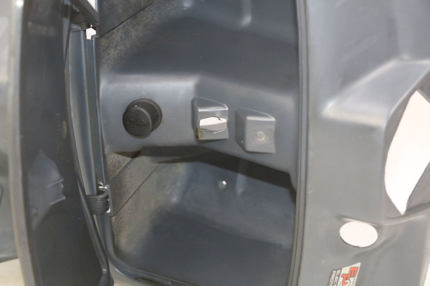 photo de INNER FAIRING PEUGEOT SV 125 (1991 - 1994)