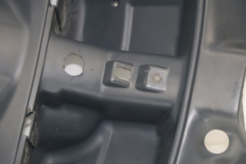 photo de INNER FAIRING PEUGEOT SV 125 (1991 - 1994)