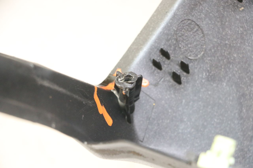 photo de INNER LEGSHIELD PEUGEOT SATELIS 125 (2013 - 2018)