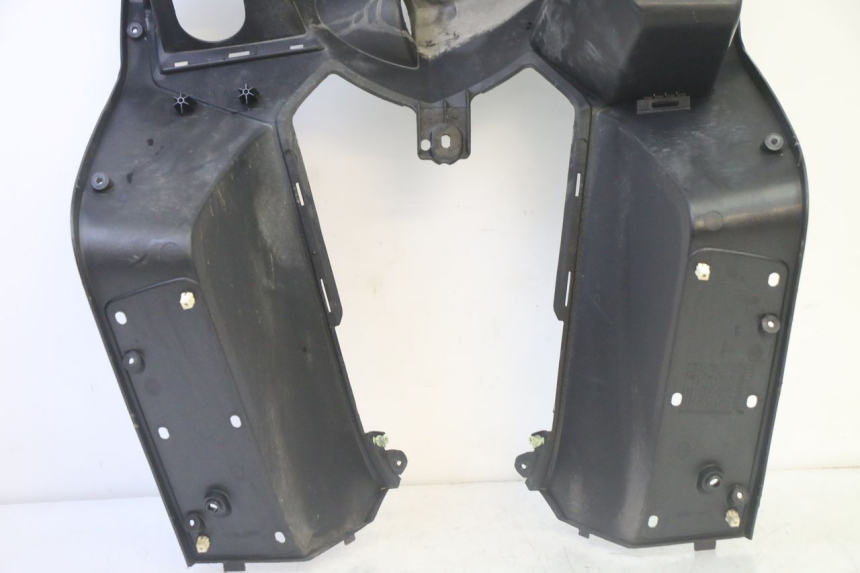 photo de INNER LEGSHIELD PEUGEOT SATELIS 125 (2013 - 2018)