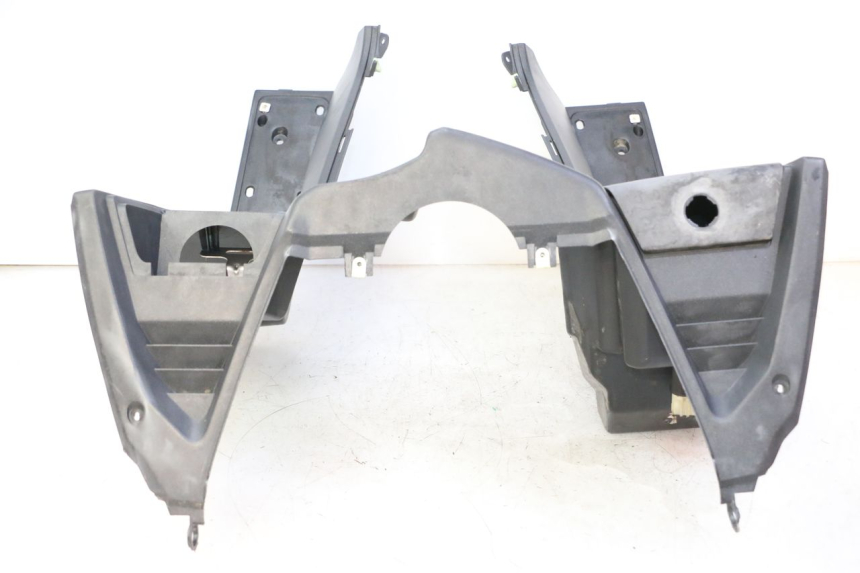 photo de INNER LEGSHIELD PEUGEOT SATELIS 125 (2013 - 2018)