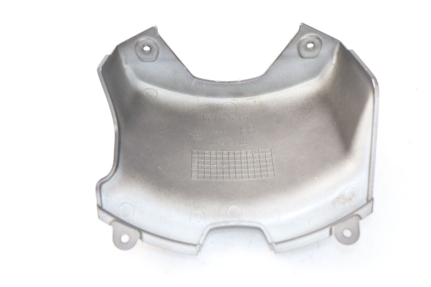 photo de INNER LEGSHIELD UPPER PEUGEOT METROPOLIS 400 (2017 - 2020)