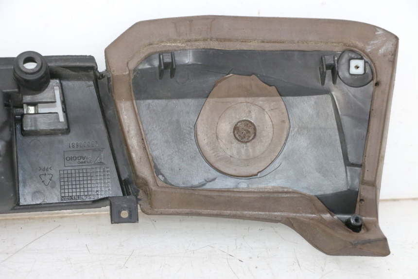 photo de UPPER INNER FAIRING PIAGGIO MP3 500 (2014 - 2016)
