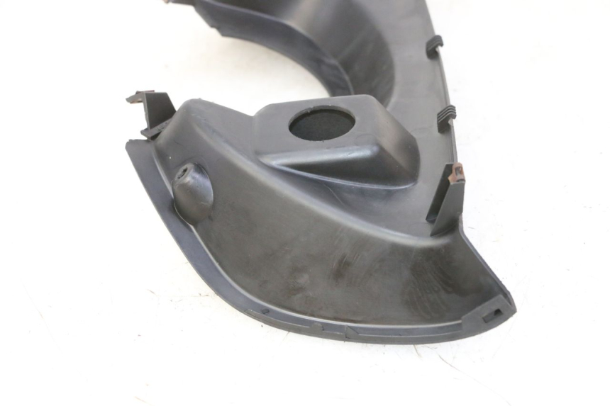 photo de INNER LEGSHIELD UPPER YAMAHA YP MAJESTY 125 (2007 - 2010)