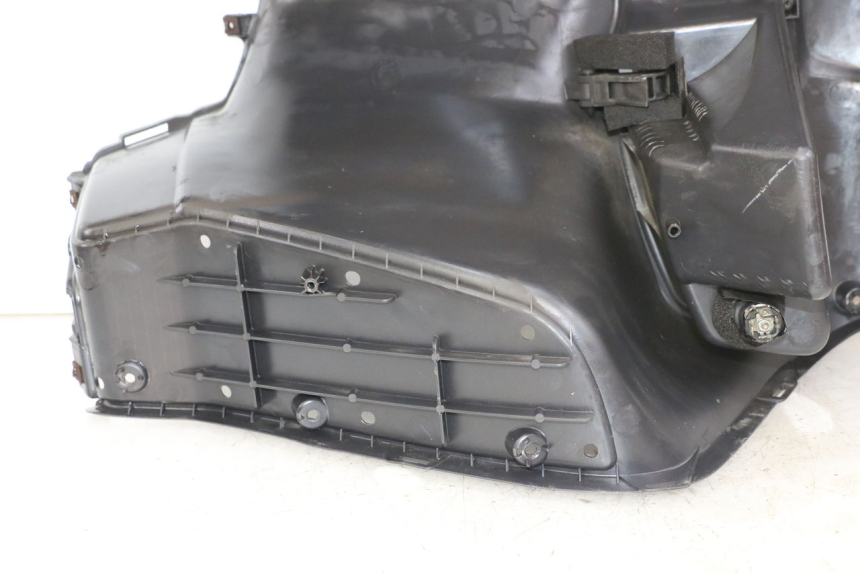 photo de INNER FAIRING SUZUKI BURGMAN 125 (2007 - 2014)