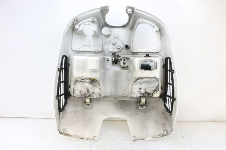 photo de INNER LEGSHIELD PIAGGIO VESPA GTS SUPER IE 125 (2009 - 2016) - Surface and material condition