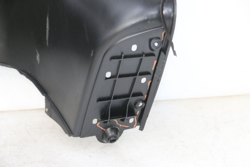 photo de INNER LEGSHIELD PIAGGIO XEVO - X EVO 125 (2007 - 2016) - Focus on structure