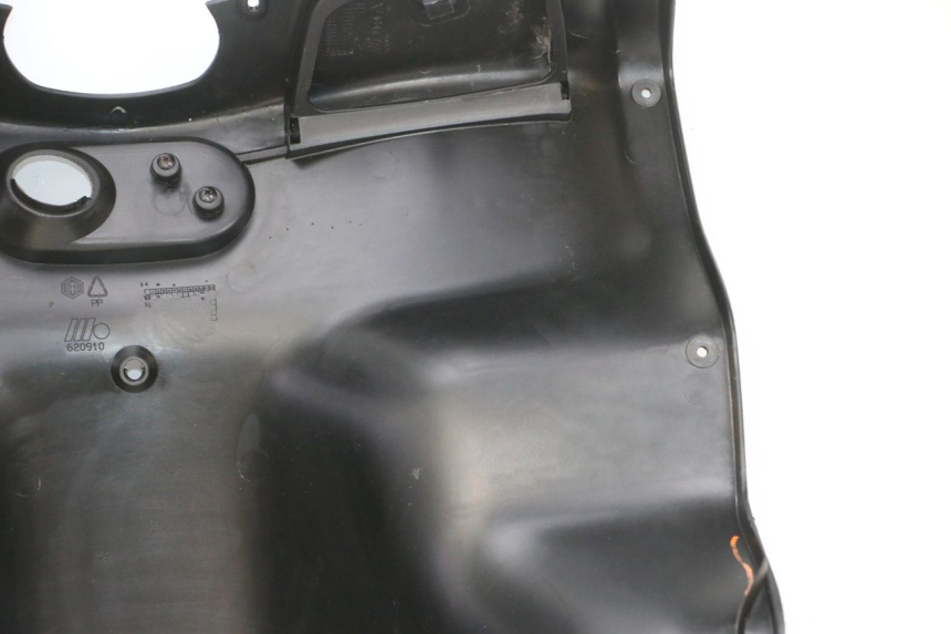 photo de INNER LEGSHIELD PIAGGIO XEVO - X EVO 125 (2007 - 2016) - Spare part profile view