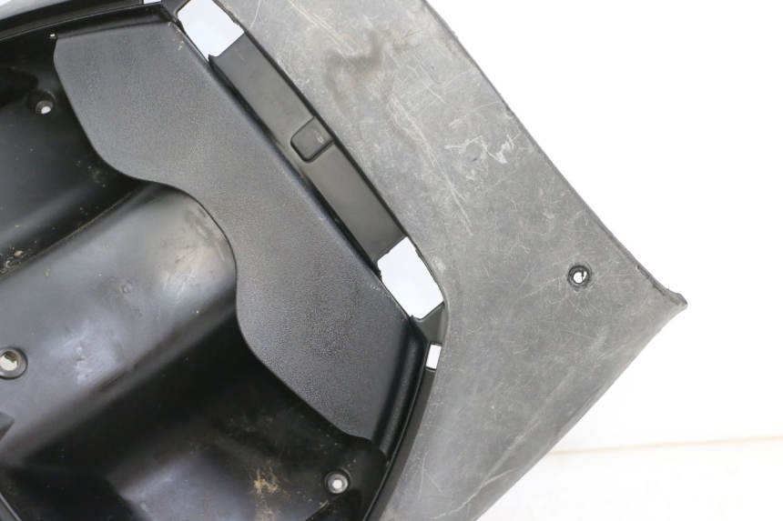 photo de INNER APRON PIAGGIO ZIP 4T 50 (2018 - 2020) - High-resolution close-up