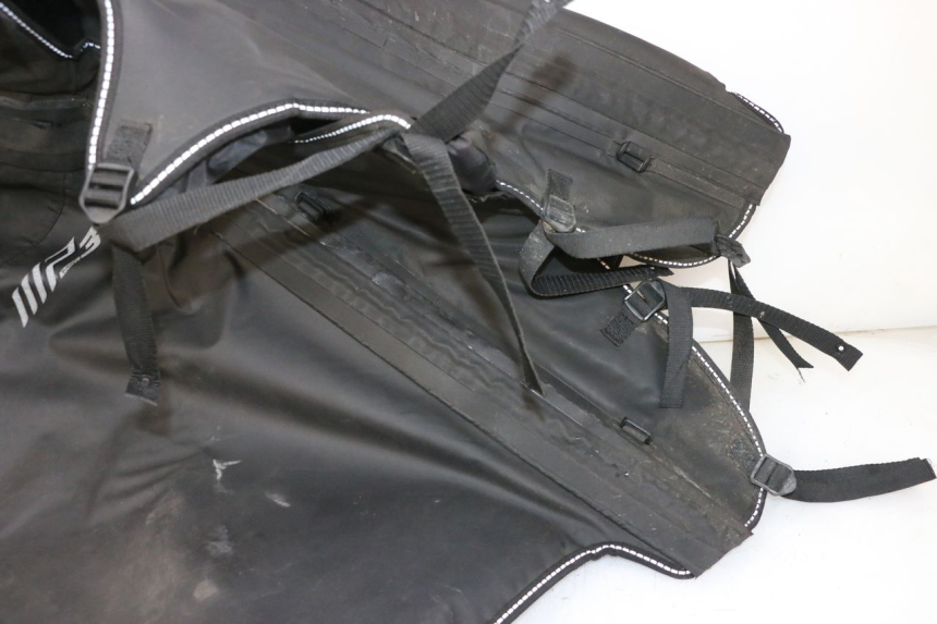 photo de LEG COVER PIAGGIO MP3 HPE 300 (2019 - 2026) - High-resolution close-up
