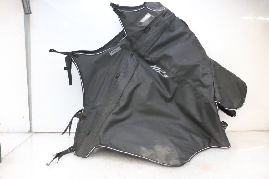 photo de LEG COVER PIAGGIO MP3 HPE 300 (2019 - 2026) - Technical close-up