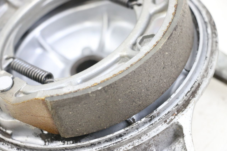 photo de REAR BRAKE DRUM SUZUKI GZ MARAUDER 125 (1998 - 2004)
