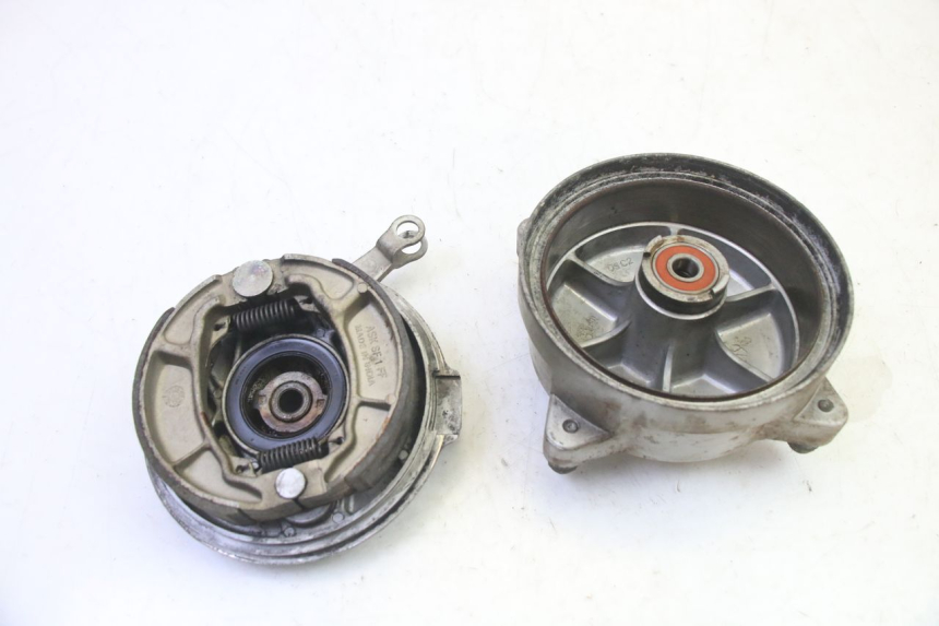 photo de FRONT DRUM HONDA SCV LEAD 100 (2003 - 2007)