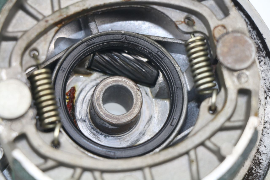 photo de FRONT BRAKE DRUM ZHONGNENG ZN50QT 50 (2005 - 2010)