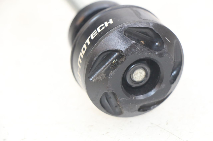 photo de ENGINE MOUNT HONDA CB R 1000 (2018 - 2023)