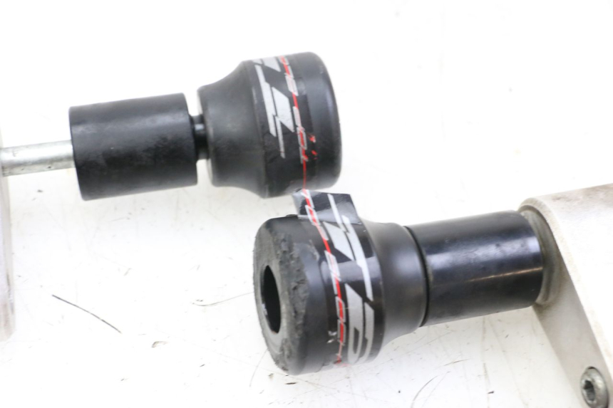 photo de ENGINE SLIDER YAMAHA FZS FAZER 600 (2001 - 2003)