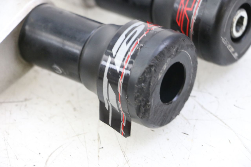 photo de ENGINE SLIDER YAMAHA FZS FAZER 600 (2001 - 2003)