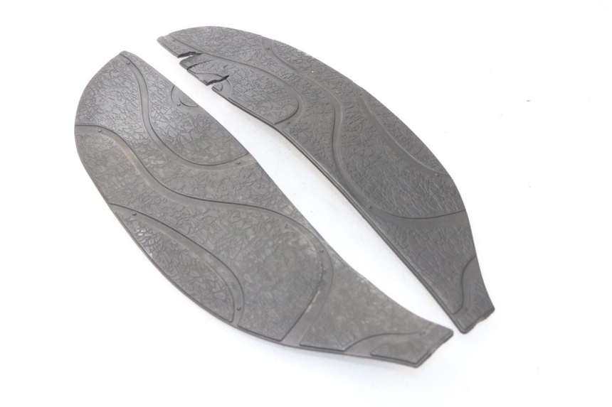 photo de FLOOR PANEL RUBBER APRILIA SCARABEO GT 125 (1999 - 2007)