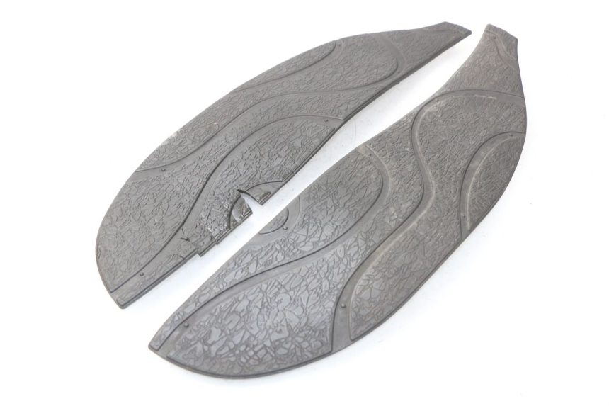 photo de FLOOR PANEL RUBBER APRILIA SCARABEO GT 125 (1999 - 2007)