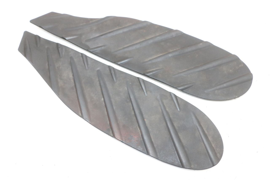 photo de FLOOR PANEL RUBBER APRILIA SR CARB LC 2T 50 (2004 - 2012)