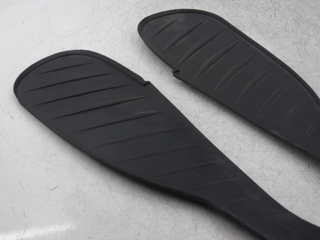 photo de FLOOR PANEL RUBBER BMW C1 125 (2000 - 2003)