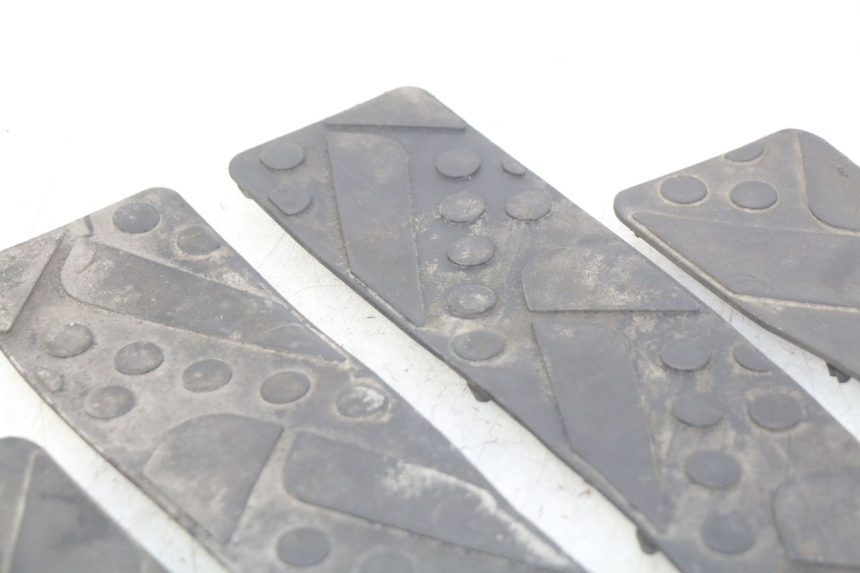 photo de FOOTBOARD MAT KYMCO DINK STREET 125 (2009 - 2014)