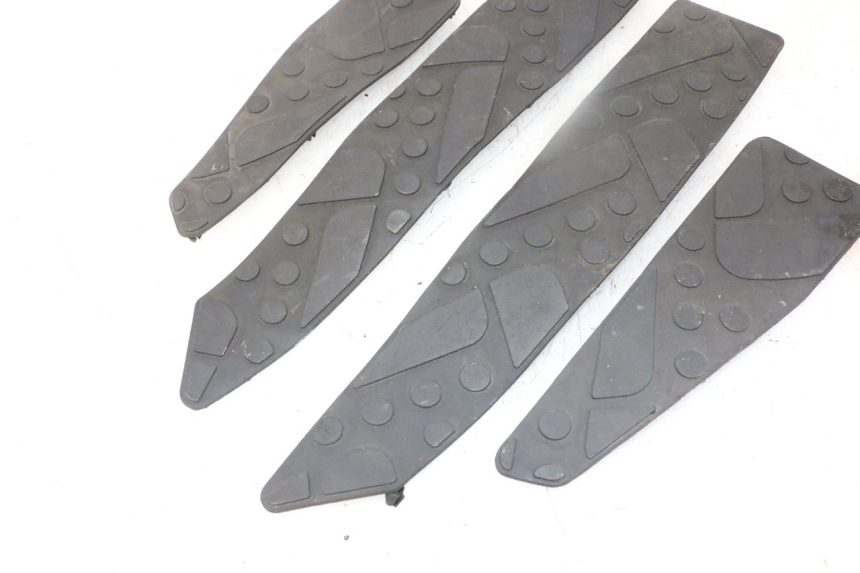 photo de FOOTBOARD MAT KYMCO DINK STREET 125 (2009 - 2014)