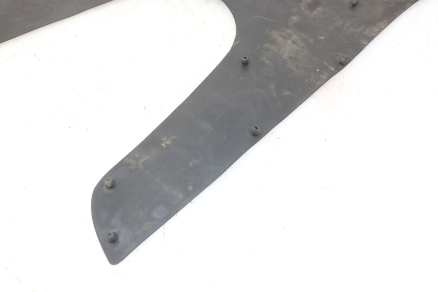 photo de FLOOR PANEL RUBBER KYMCO GRAND DINK 125 (2002 - 2007)