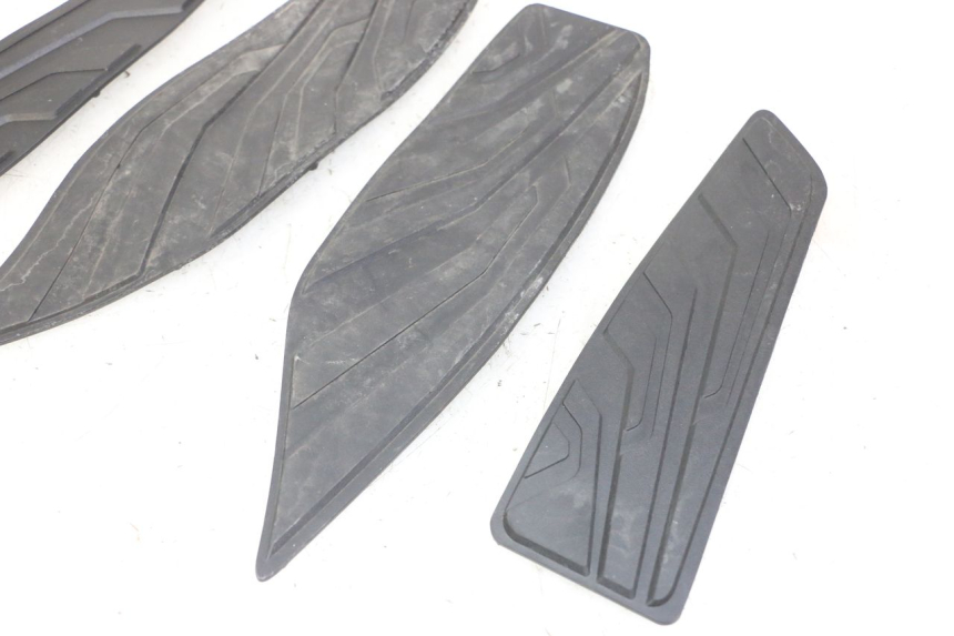 photo de FLOOR PANEL RUBBER SYM JOYMAX 125 (2010 - 2017)