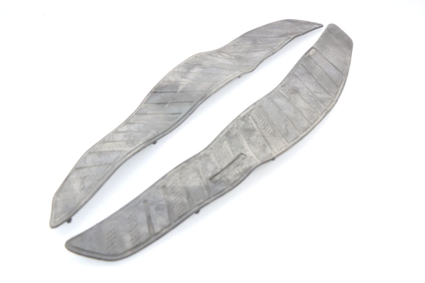 photo de FLOOR PANEL RUBBER LINHAI MONARCH 125 (2003 - 2005)