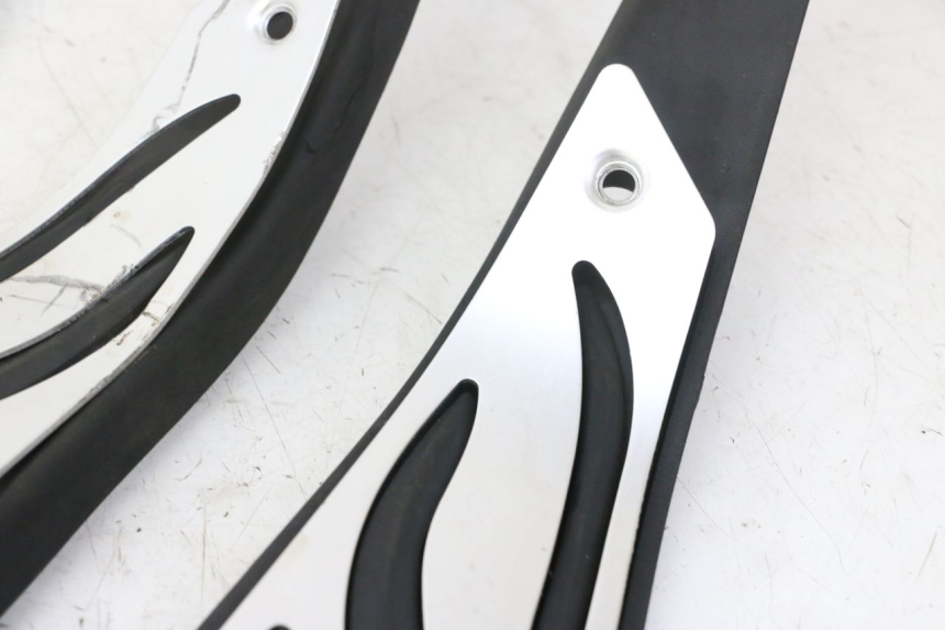 photo de FLOOR PANEL RUBBER PIAGGIO MP3 HPE 310 (2024 - 2025)