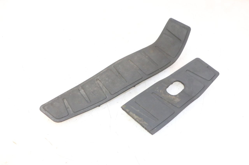 photo de FOOTBOARD MAT PIAGGIO MP3 RL 250 (2007 - 2010)