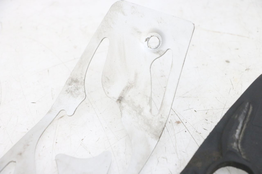 photo de FLOOR PANEL RUBBER PIAGGIO MP3 500 (2016 - 2018) - Additional view of the item